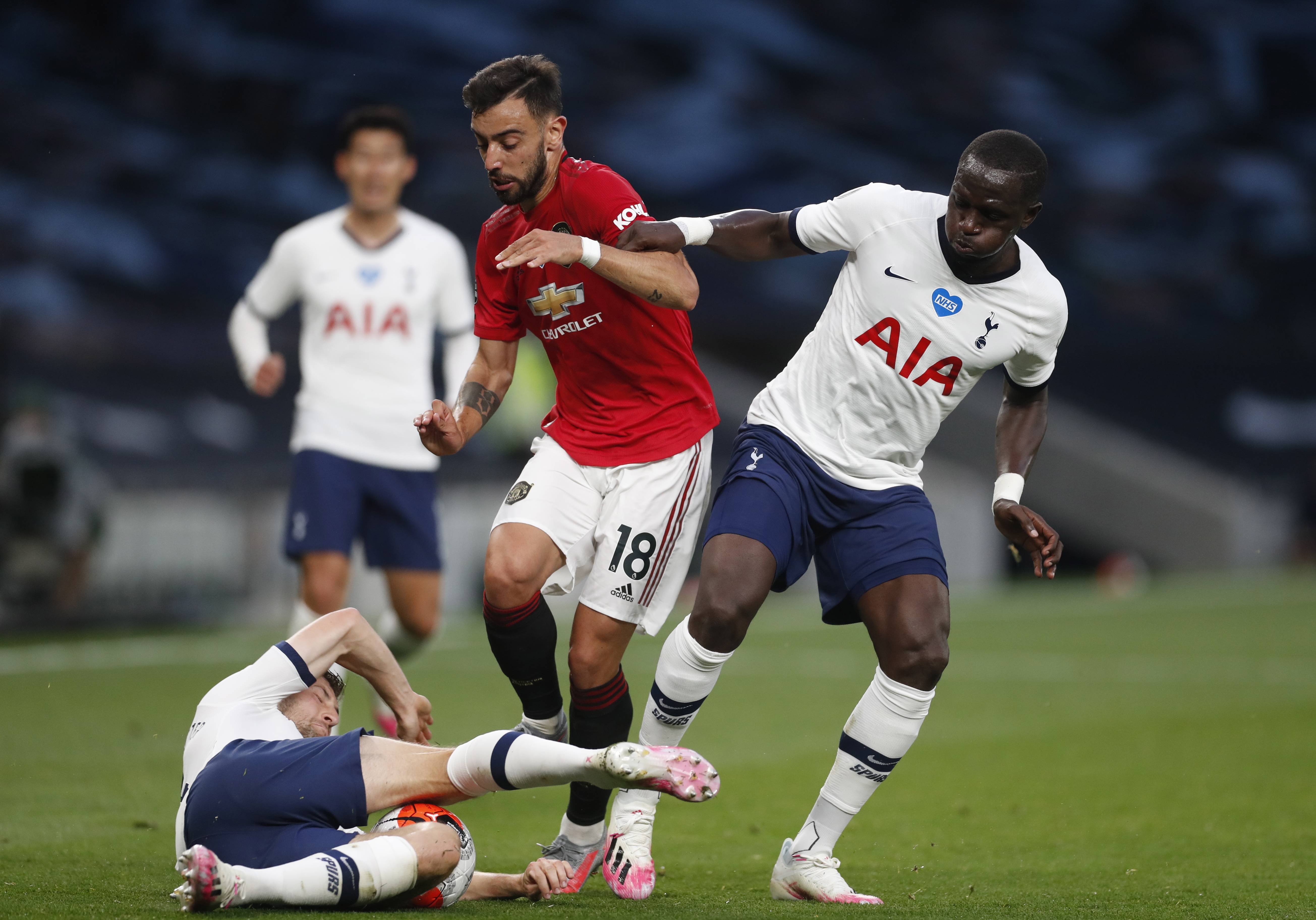 英超积分榜：切尔西两连败先赛仍第六 利物浦8分优势领跑.